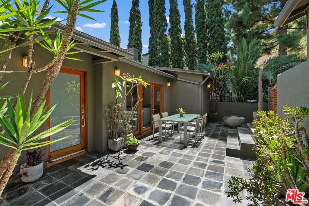2338 Lyric Avenue
