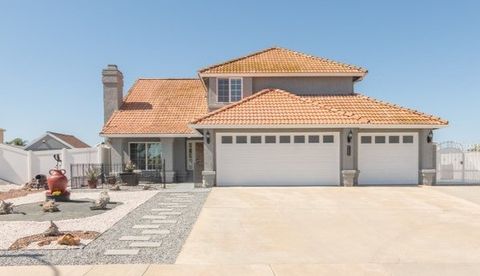 Photo of 41045 Willowbend Dr, Murrieta, CA 92563 (MLS # SW26071469)