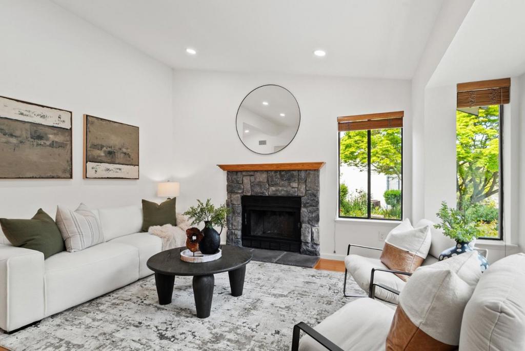 7242 Sharon Drive