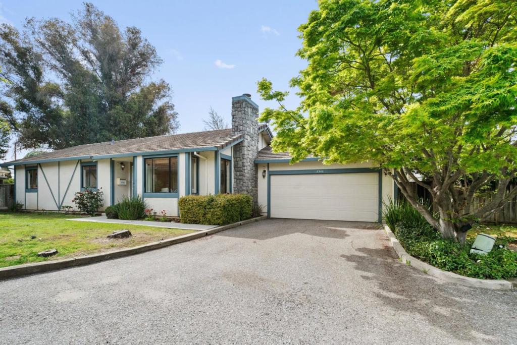 7242 Sharon Drive