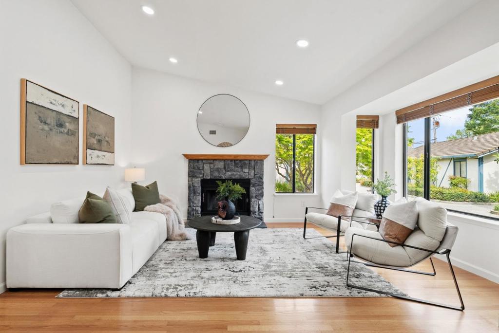 7242 Sharon Drive