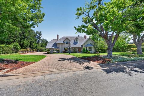 Photo of 13958 Chester Avenue, Saratoga, CA 95070 (MLS # ML82046596)