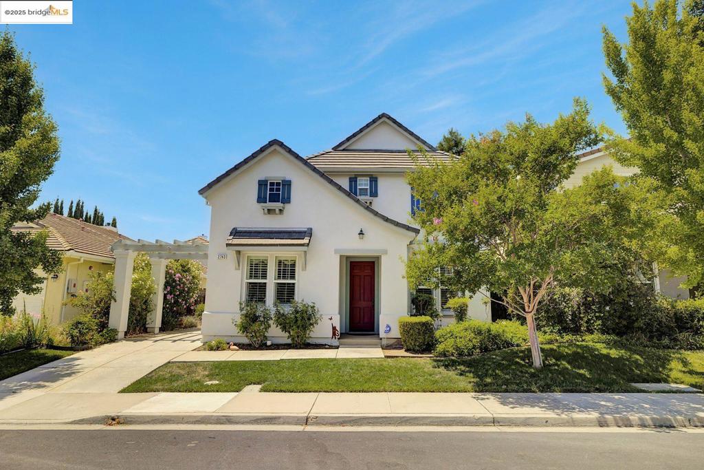 2743 Cathedral Cir