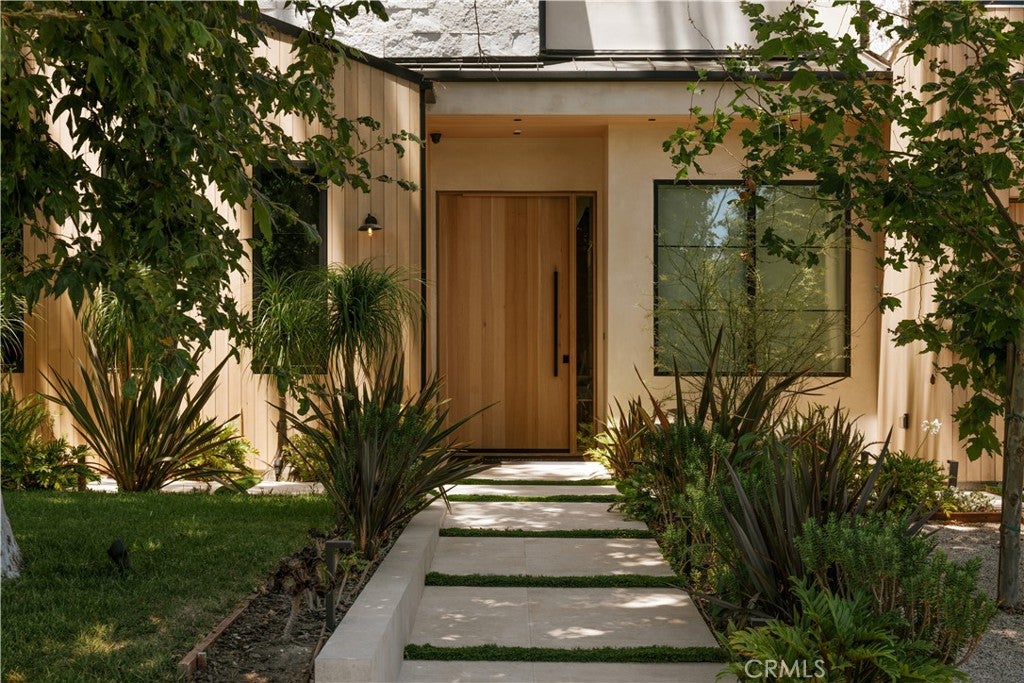 11937 Addison Street, Valley Village CA 91607