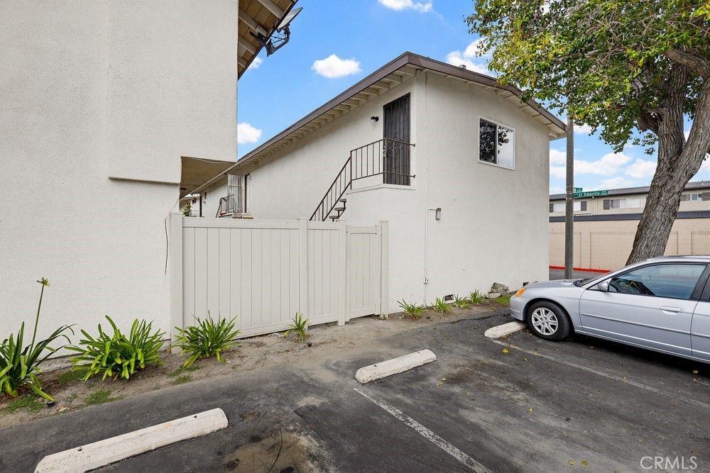 11068 El Amarillo Studio