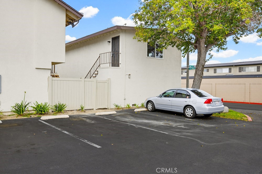 11068 El Amarillo Studio