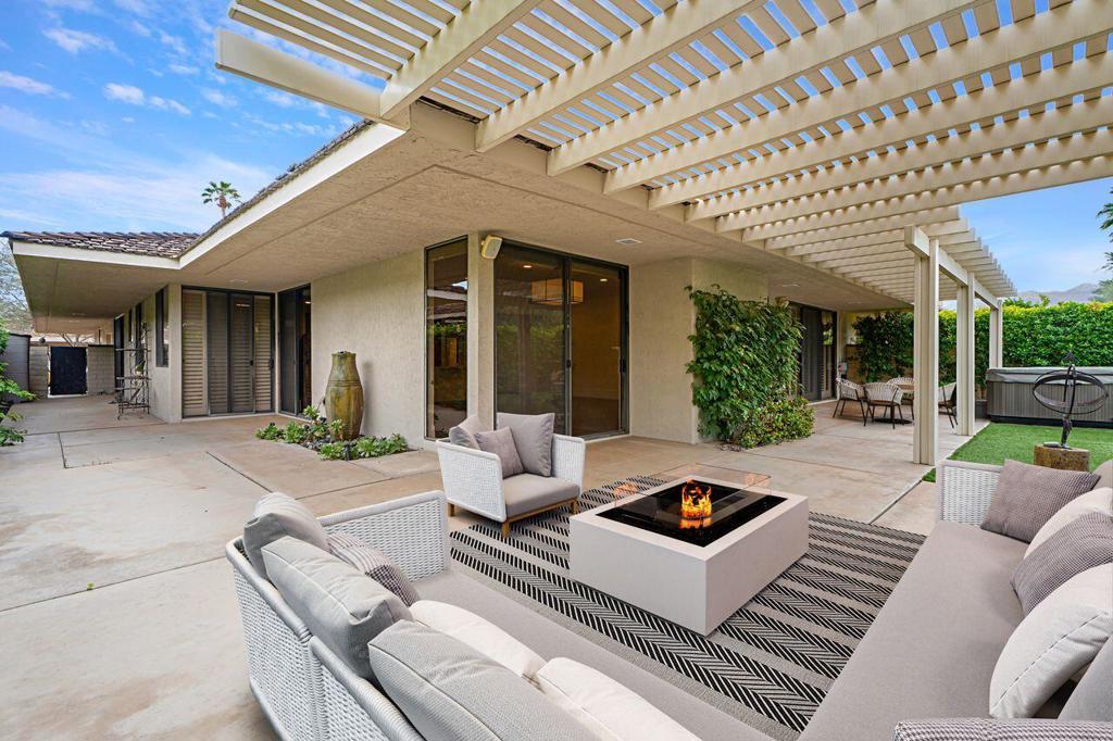 The Springs C.C. - Residential