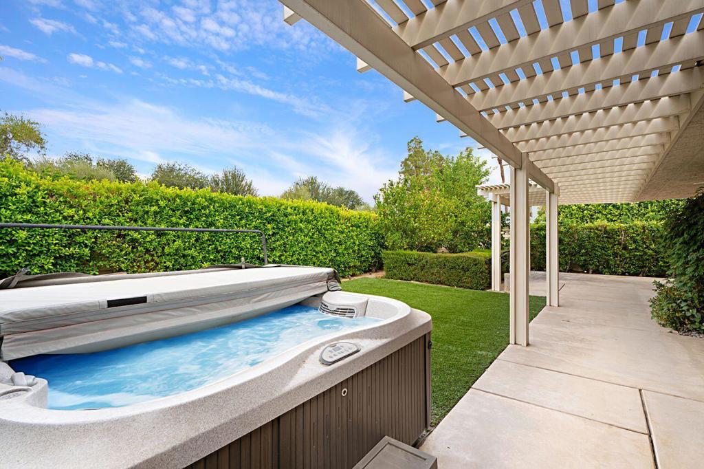 The Springs C.C. - Residential