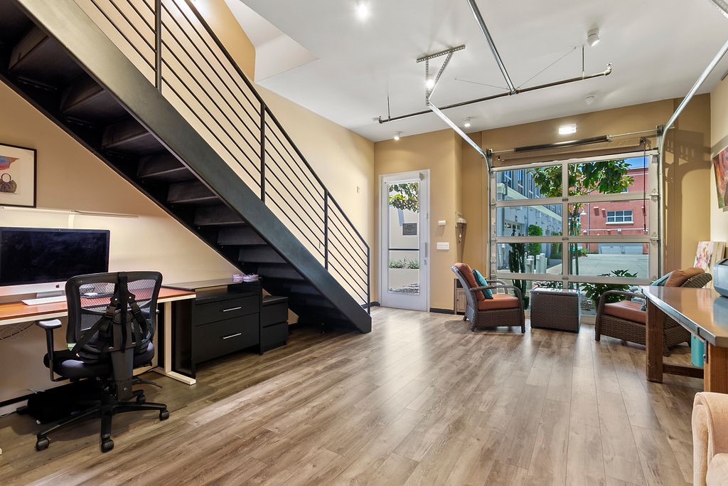 949 E Santa Ana Street