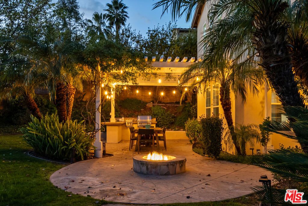 Photo of 3821 Luna Court, Altadena, CA 91001 (MLS # 26652949)