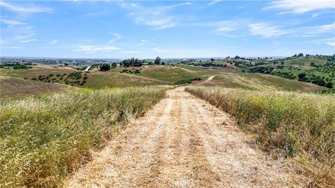Tiny photo for 0 Crest View, San Miguel, CA 93451 (MLS # NS26081546)