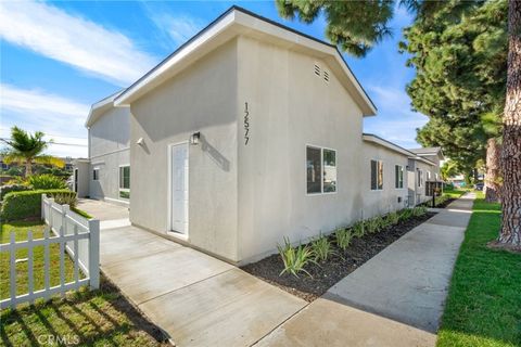 12571 Kensington Lane Garden Grove CA 92840