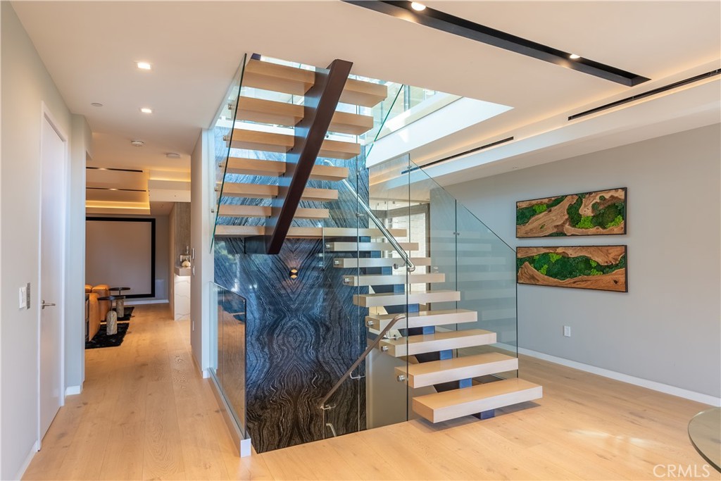 Properties 1 1947 Glencoe Way