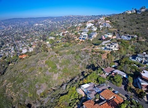 Photo of 2333 San Clemente, Laguna Beach, CA 92651 (MLS # OC25262792)