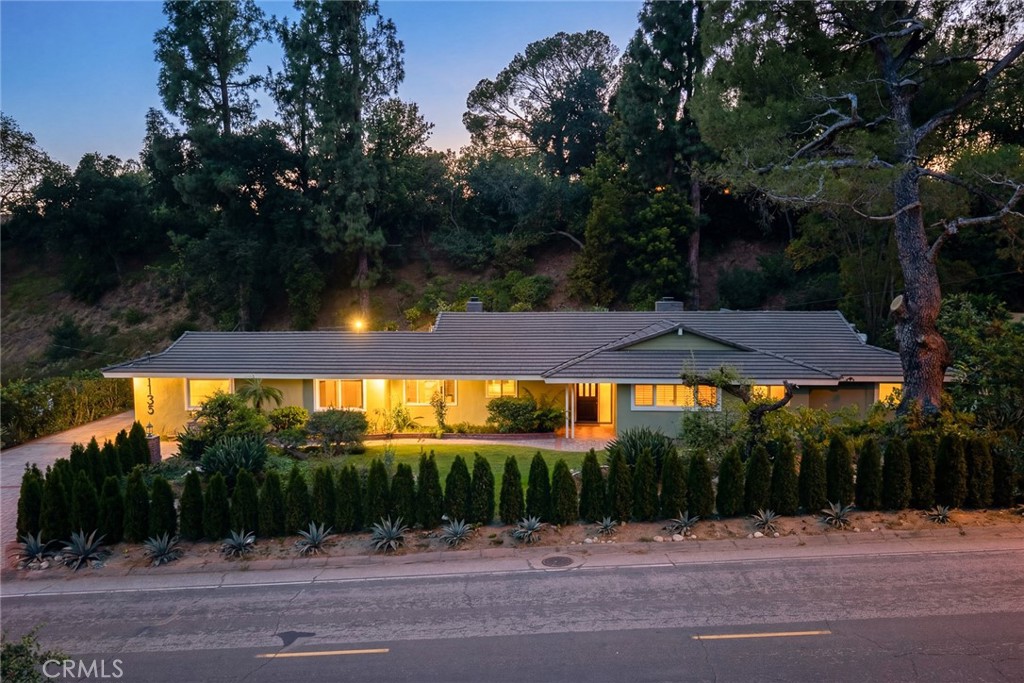 1135 Sierra Madre Villa Avenue