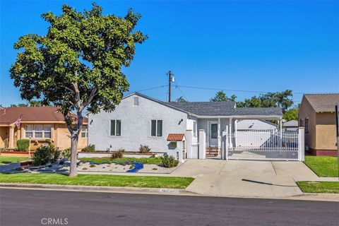 Photo of 1655 W 110th St, Los Angeles, CA 90047 (MLS # OC26059552)
