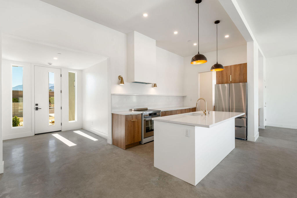 Desert Highland Gateway - Residential