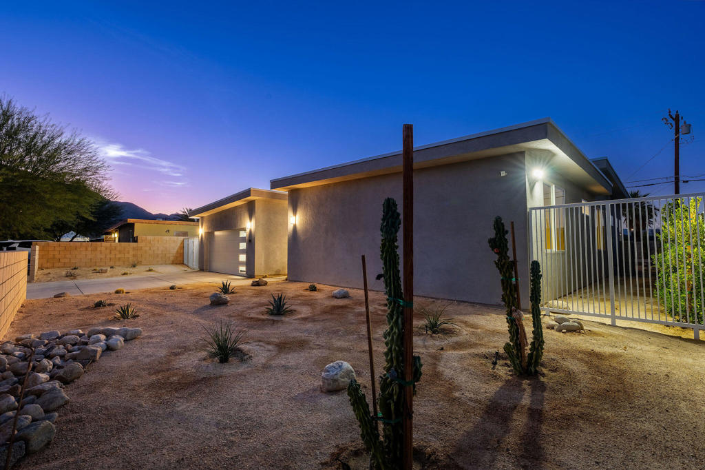 Desert Highland Gateway - Residential