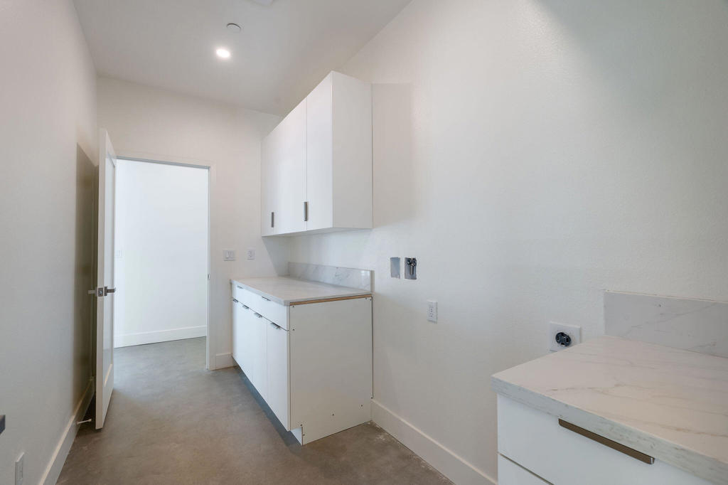 Desert Highland Gateway - Residential