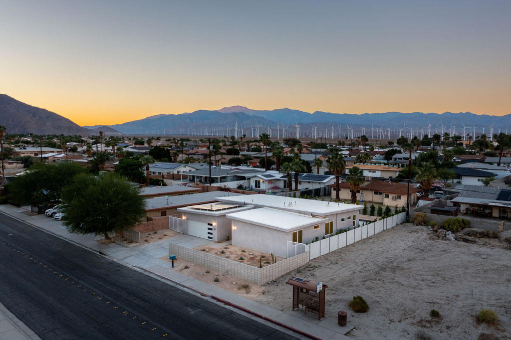 Desert Highland Gateway - Residential