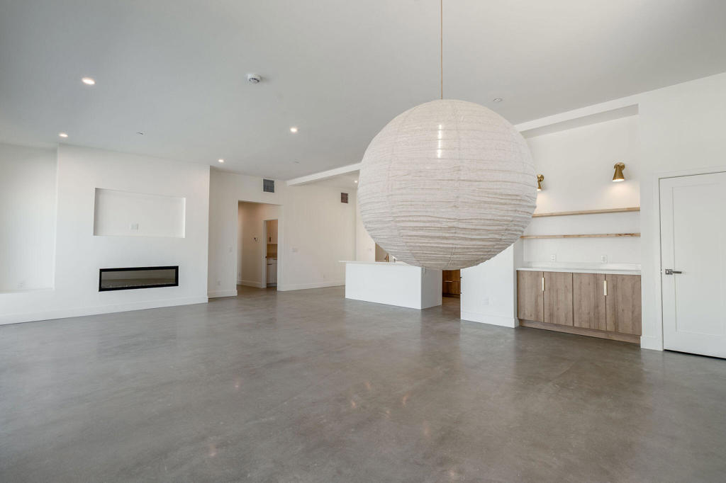 Desert Highland Gateway - Residential