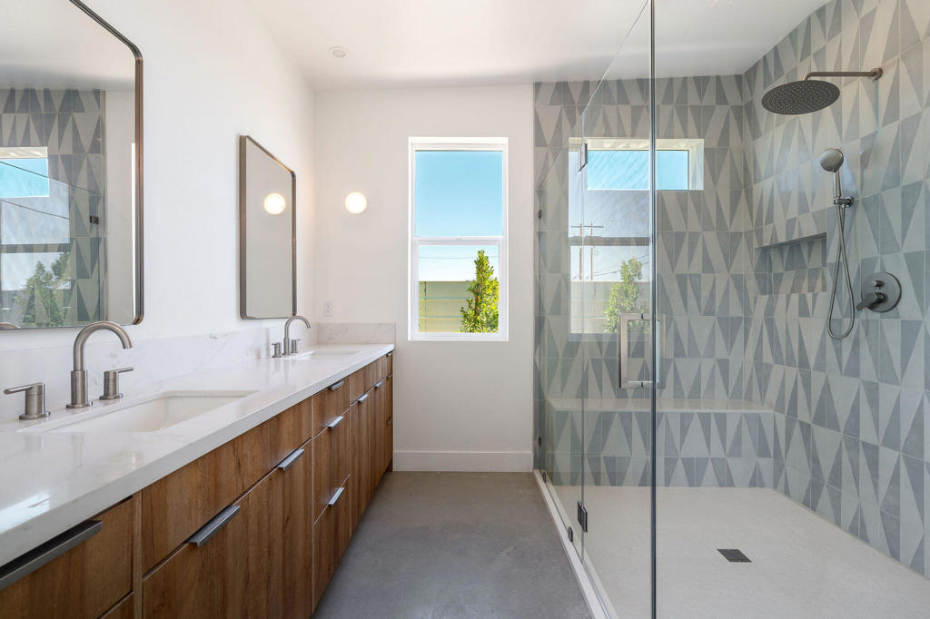 Desert Highland Gateway - Residential