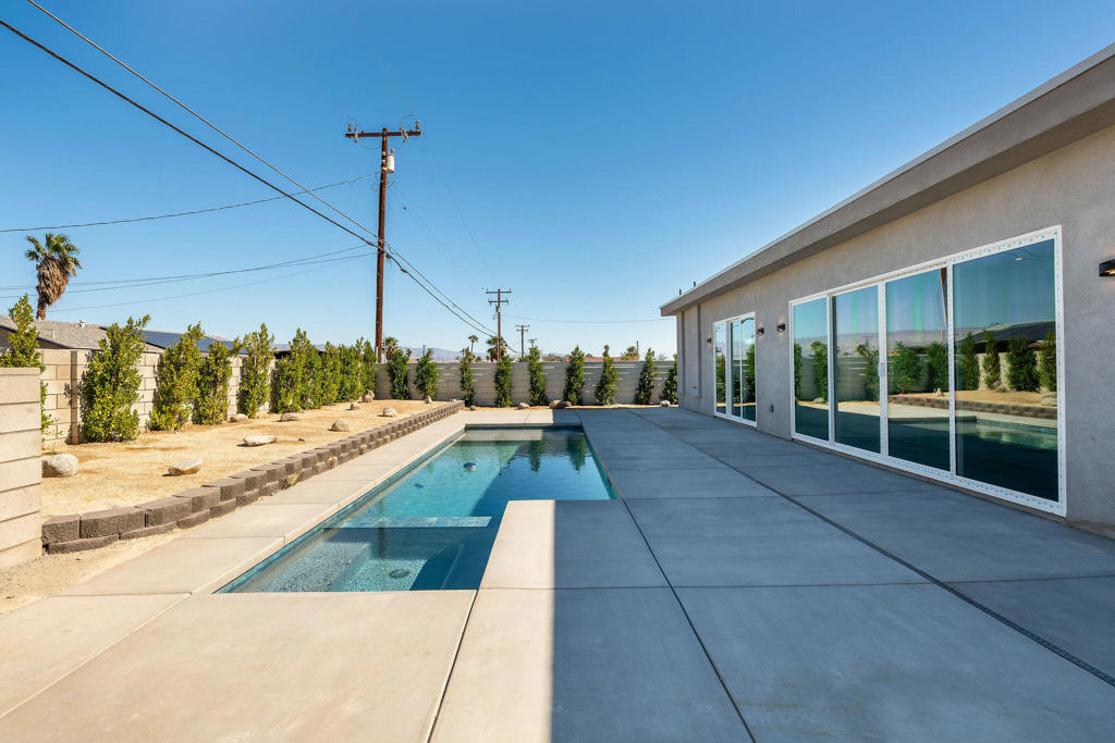 Desert Highland Gateway - Residential