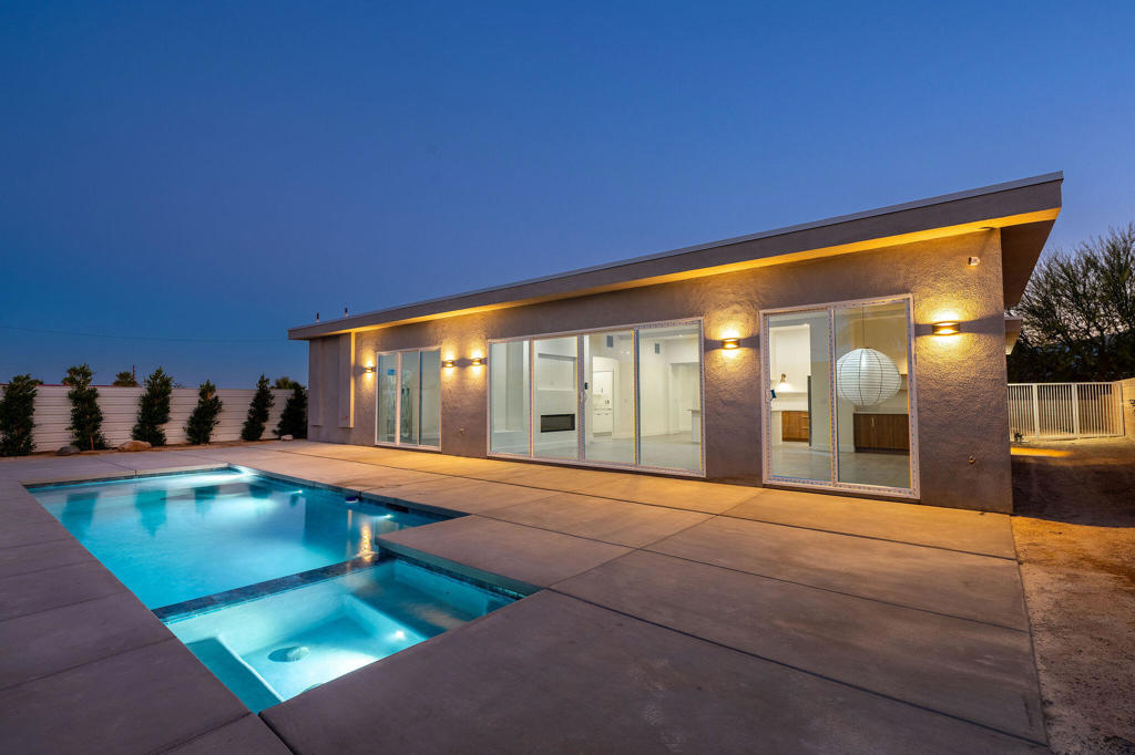 Desert Highland Gateway - Residential