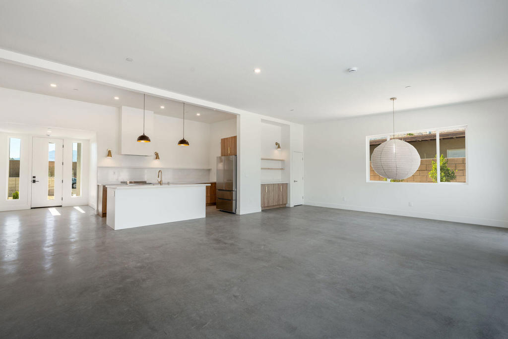 Desert Highland Gateway - Residential