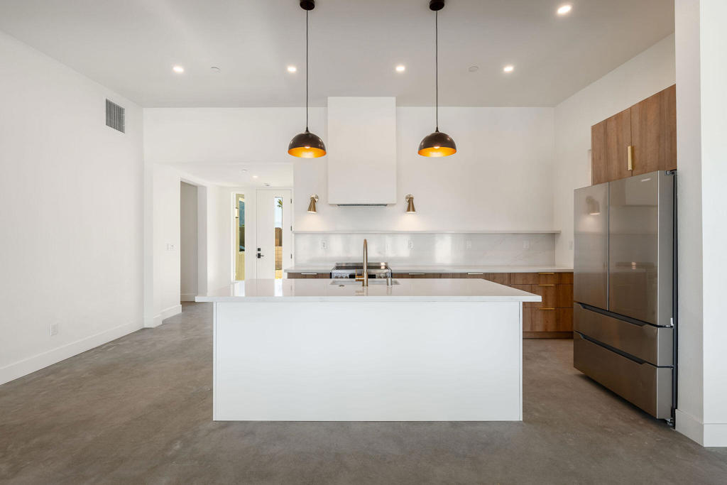 Desert Highland Gateway - Residential