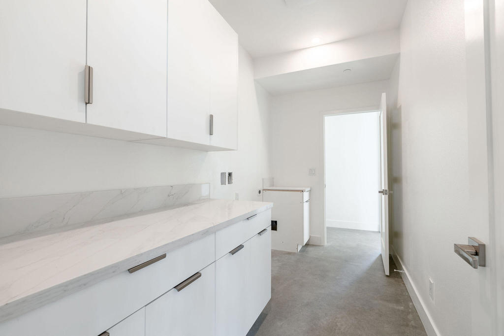 Desert Highland Gateway - Residential