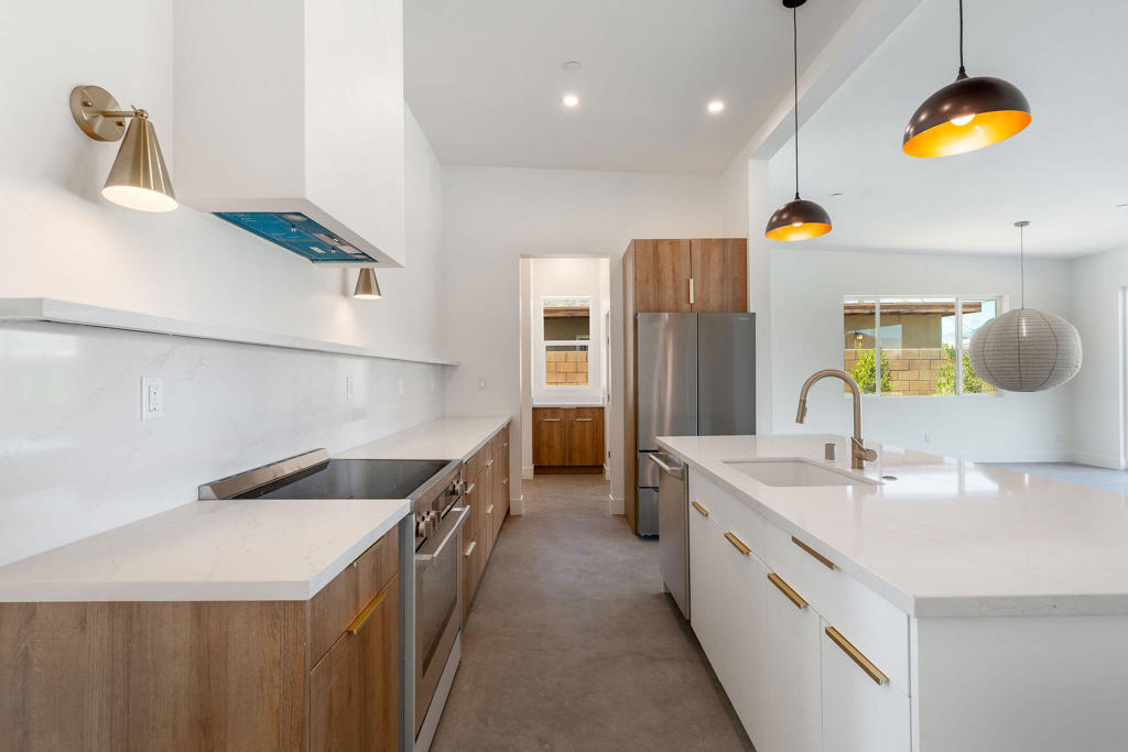 Desert Highland Gateway - Residential