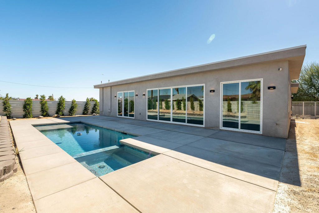 Desert Highland Gateway - Residential