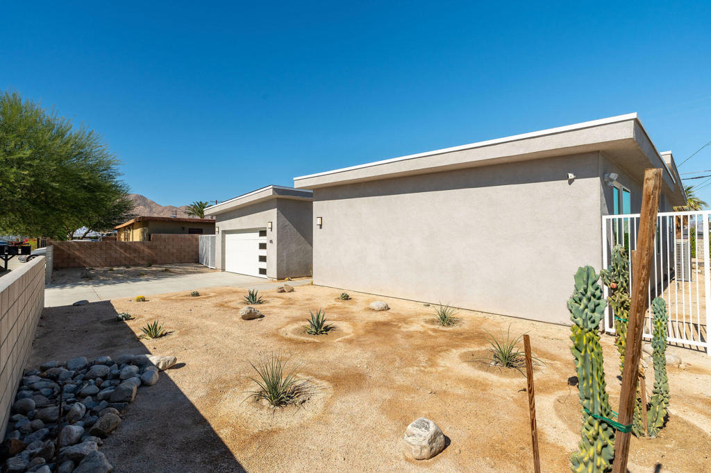 Desert Highland Gateway - Residential