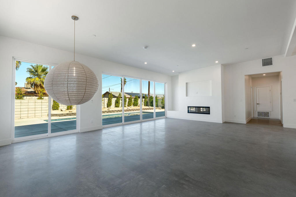 Desert Highland Gateway - Residential