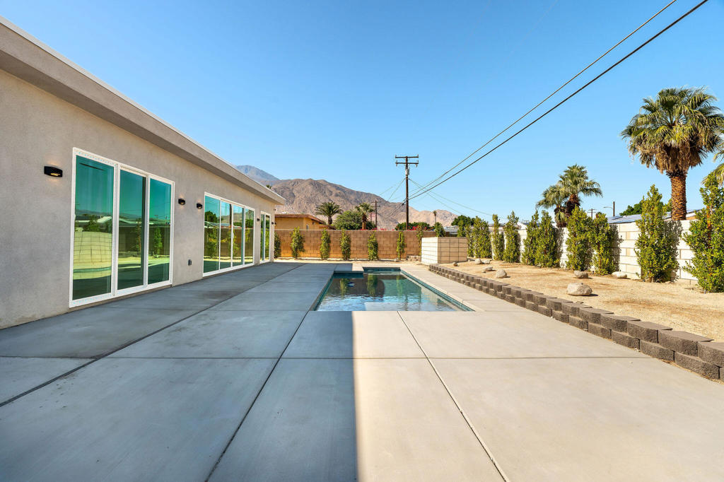 Desert Highland Gateway - Residential