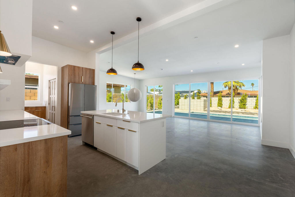 Desert Highland Gateway - Residential