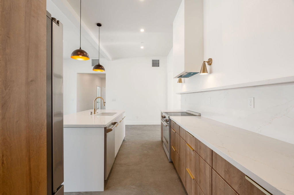 Desert Highland Gateway - Residential