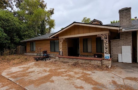 Photo of 1871 Watson Way WAY, Vista, CA 92083 (MLS # 260020628SD)