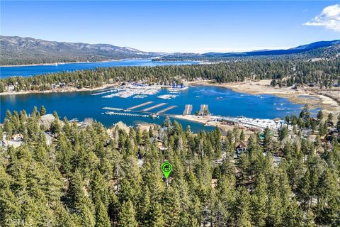 Photo of 547 Chipmunk Ln, Big Bear Lake, CA 92315 (MLS # PW26035233)