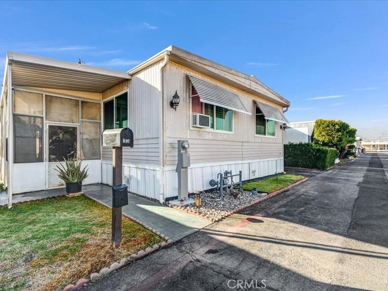 1045 N Azusa 229