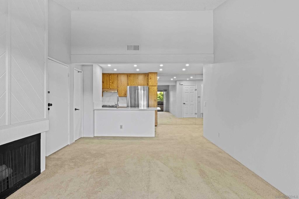 9189 Village Glen Dr 252