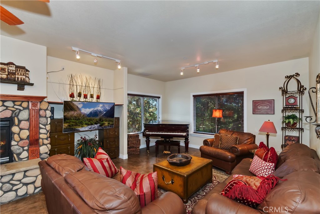 Arrowhead Woods (AWHW) - Residential