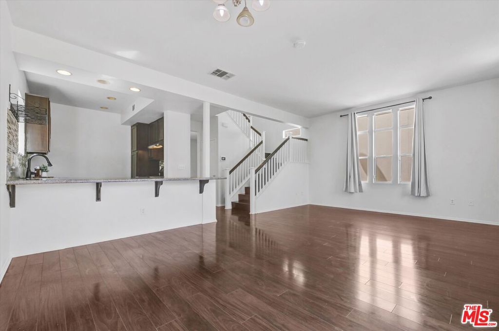 2279 Santa Ana Boulevard