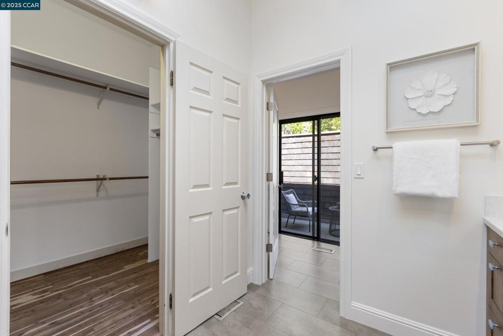 ORINDA WOODS - Residential