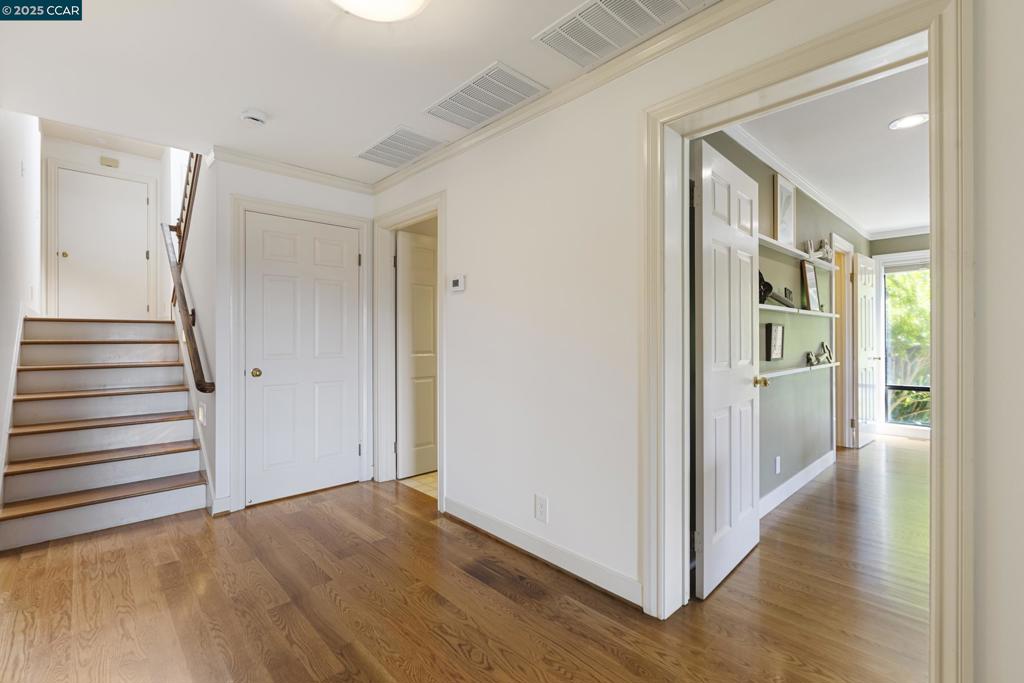 ORINDA WOODS - Residential