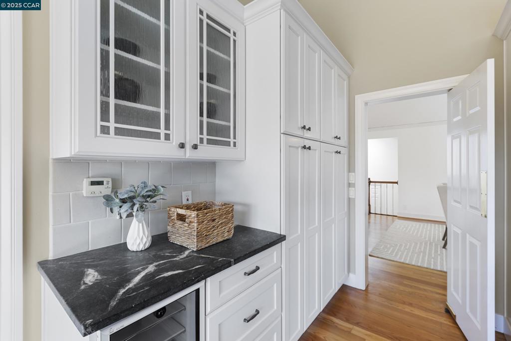 ORINDA WOODS - Residential