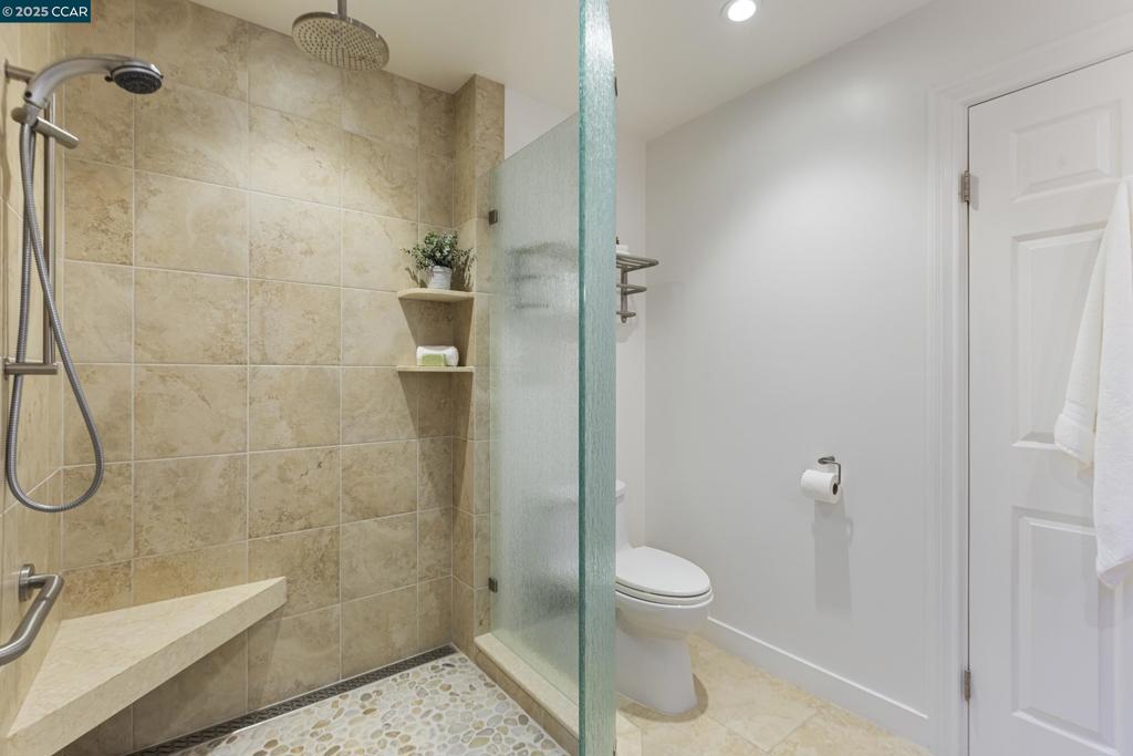 ORINDA WOODS - Residential