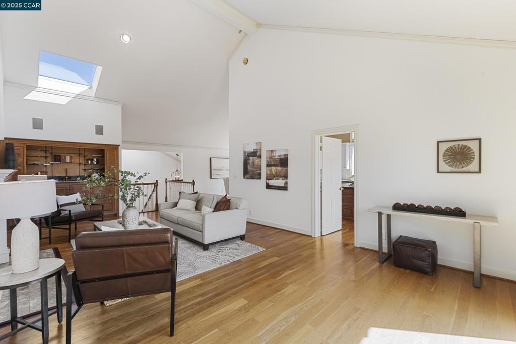 ORINDA WOODS - Residential