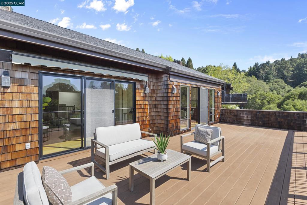 ORINDA WOODS - Residential